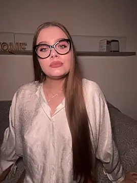 xSlavicDollx online show from 10/15/25, 11:16