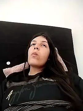 Thaila-Aurora online show from 12/05/25, 05:53