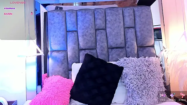 SofiRuiz  online show from 12/14/25, 03:45