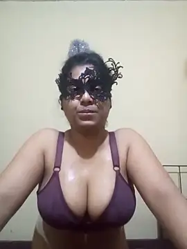 Expose Queen online show from 02/07/26, 04:43