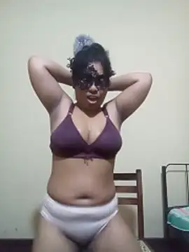 Expose Queen online show from 02/19/26, 05:09