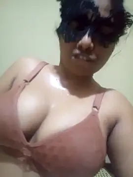 Expose Queen online show from 03/10/26, 04:12