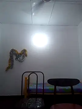 Expose Queen online show from 07/15/26, 06:35
