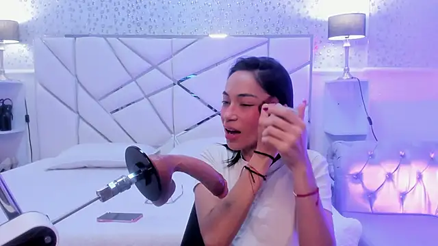 GabbiePrice online show from 04/18/26, 11:36