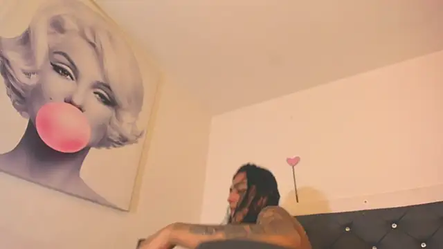 BiancaValentinna online show from 10/29/25, 05:58