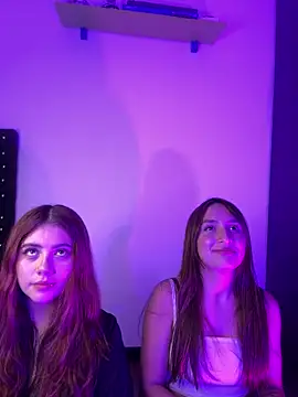 Leah moon1 online show from 12/18/25, 04:18