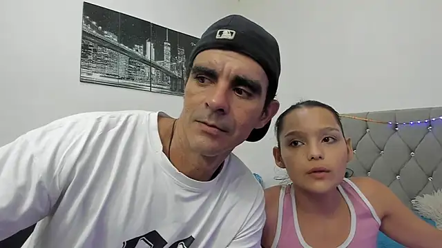 Snapshot of Sofi_And_Santy chatting on 02/08/26, 01:20 Sofi And Santy online show from 02/08/26, 01:20