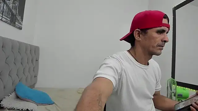 Snapshot of Sofi_And_Santy chatting on 02/28/26, 12:55 Sofi And Santy online show from 02/28/26, 12:55