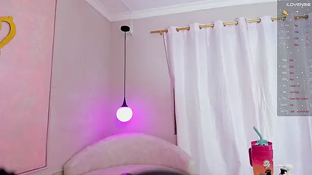 Snapshot of Belindamuller chatting on 10/18/25, 02:36 Belindamuller online show from 10/18/25, 02:36