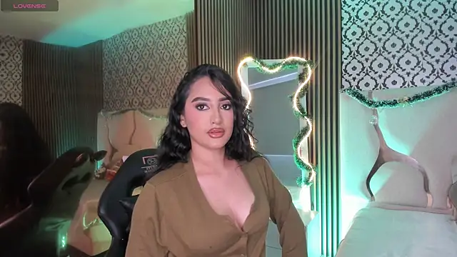 BEELLA TAY1 online show from 11/29/25, 07:17