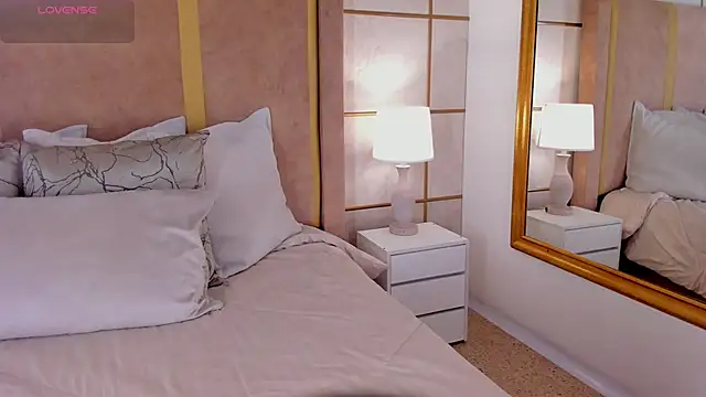 lyrabellini online show from 02/25/26, 11:20