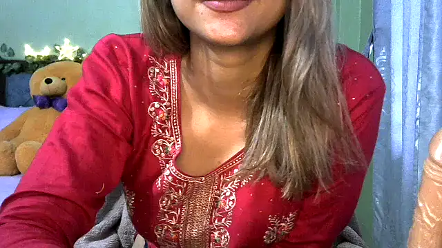 Snapshot of sanskari_girl chatting on 05/12/26, 03:03 sanskari girl online show from 05/12/26, 03:03