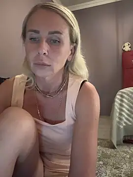 ElenabonyX online show from 10/22/25, 05:24