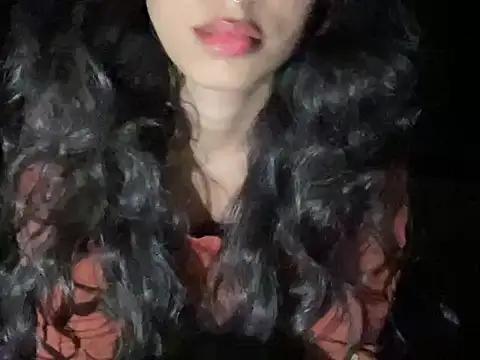 youngriri2 online show from 10/18/25, 09:26