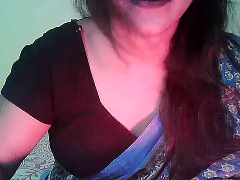 Model Srinika online show from 10/24/25, 08:22