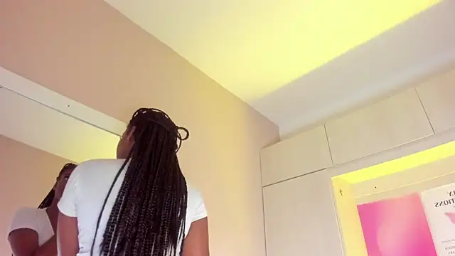 MaraBaker online show from 12/17/25, 12:00