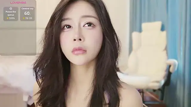 Snapshot of yiyi_3523 chatting on 03/04/26, 01:44 yiyi 3523 online show from 03/04/26, 01:44