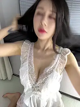 yiyi 3523 online show from 05/27/26, 12:02