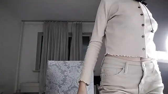 Lyndasilk online show from 11/19/25, 03:12