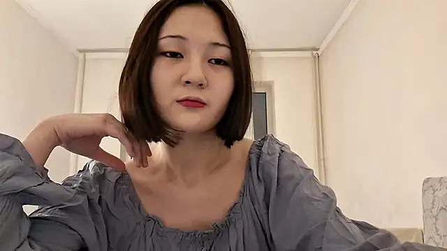 Snapshot of Lyndasilk chatting on 02/27/26, 04:29 Lyndasilk online show from 02/27/26, 04:29