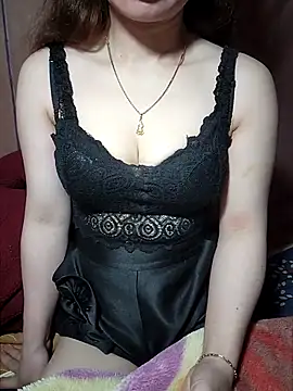 LeanaLy online show from 11/19/25, 02:00