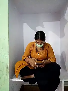 Snapshot of PG_girl_12th chatting on 10/16/25, 08:26 PG girl 12th online show from 10/16/25, 08:26