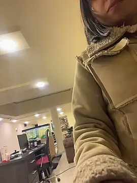 AlyssaRay online show from 04/05/26, 12:02