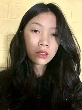 linh-lan1 online show from 10/16/25, 11:00