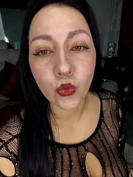 kitten25-hott online show from 10/14/25, 12:22