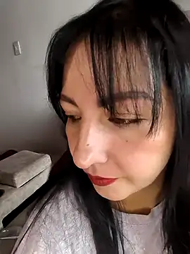 kitten25-hott online show from 10/19/25, 06:41