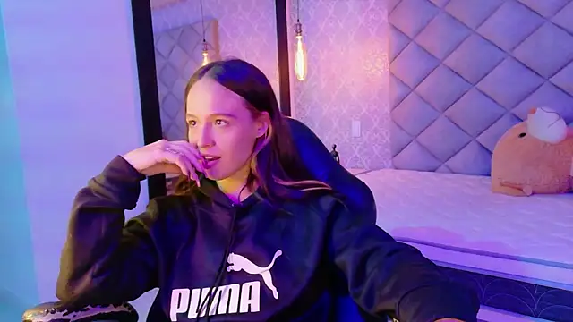 CARO ADAMS1 online show from 11/25/25, 11:32