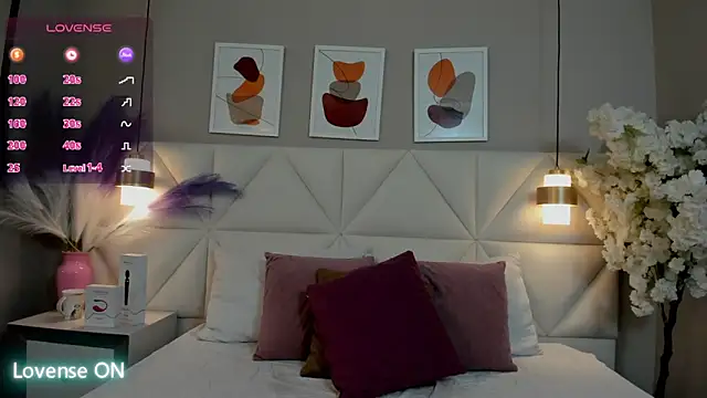 Ari lynn  online show from 11/11/25, 03:39