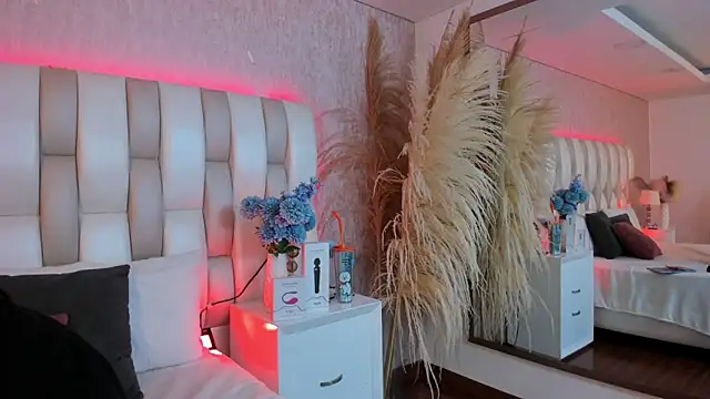 Ari lynn  online show from 12/23/25, 03:26