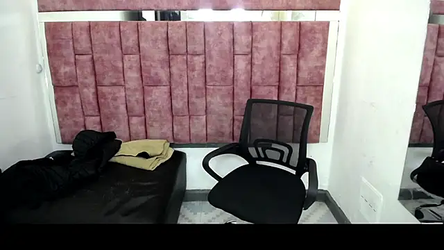 Mick storm online show from 04/17/26, 07:06