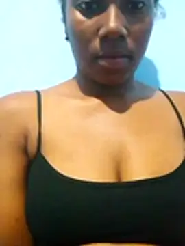 Snapshot of Dulzura14 chatting on 10/19/25, 06:03 Dulzura14 online show from 10/19/25, 06:03