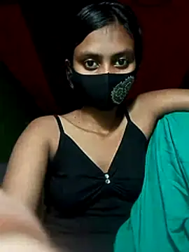 Snapshot of Night_Queen20 chatting on 10/31/25, 08:37 Night Queen20 online show from 10/31/25, 08:37