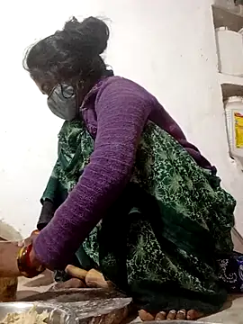 Snapshot of Rasiya_5 chatting on 11/27/25, 01:51 Rasiya 5 online show from 11/27/25, 01:51