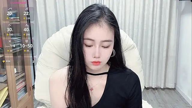 XFDLL-BAOBEI online show from 10/13/25, 02:44