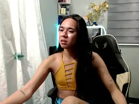 Snapshot of miatrixs chatting on 11/14/25, 05:33 miatrixs online show from 11/14/25, 05:33