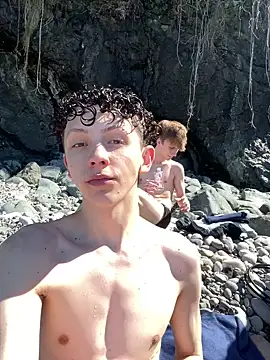 TwinksNextDoor online show from 04/03/26, 10:35