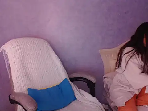 LuckyLisa23 online show from 01/05/26, 05:38