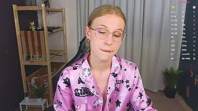 lovedrope online show from 10/15/25, 05:13