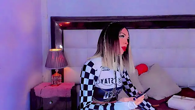 Snapshot of cute_ts_doll chatting on 11/01/25, 11:23 cute ts doll online show from 11/01/25, 11:23