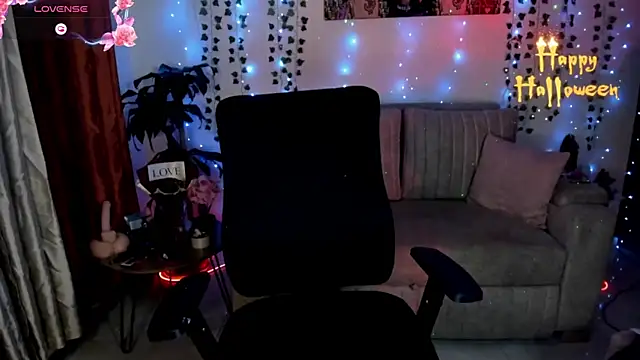 Lizz martins online show from 10/31/25, 02:45