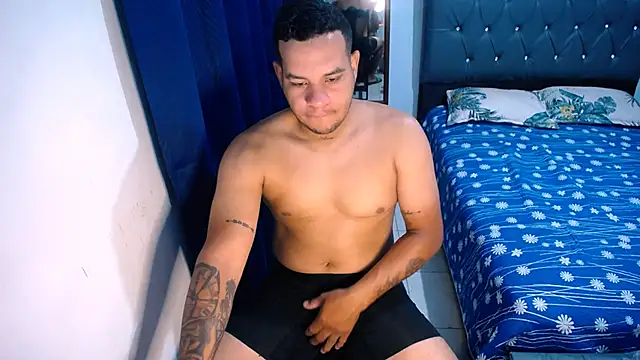 Snapshot of cristian_maln1 chatting on 10/29/25, 11:45 cristian maln1 online show from 10/29/25, 11:45