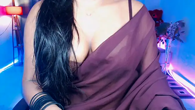 Snapshot of Rashiii_ chatting on 05/20/26, 03:34 Rashiii online show from 05/20/26, 03:34
