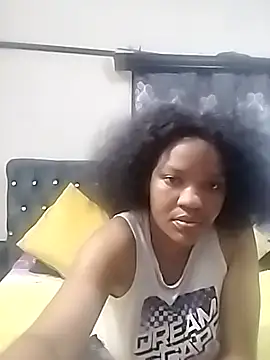 Snapshot of CaramelBoootie chatting on 11/08/25, 06:18 CaramelBoootie online show from 11/08/25, 06:18