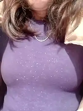 YiyinLy online show from 02/02/26, 06:56