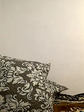 MiraCastellon online show from 11/13/25, 11:42