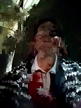 Snapshot of laddy-cute chatting on 10/27/25, 01:09 laddy-cute online show from 10/27/25, 01:09